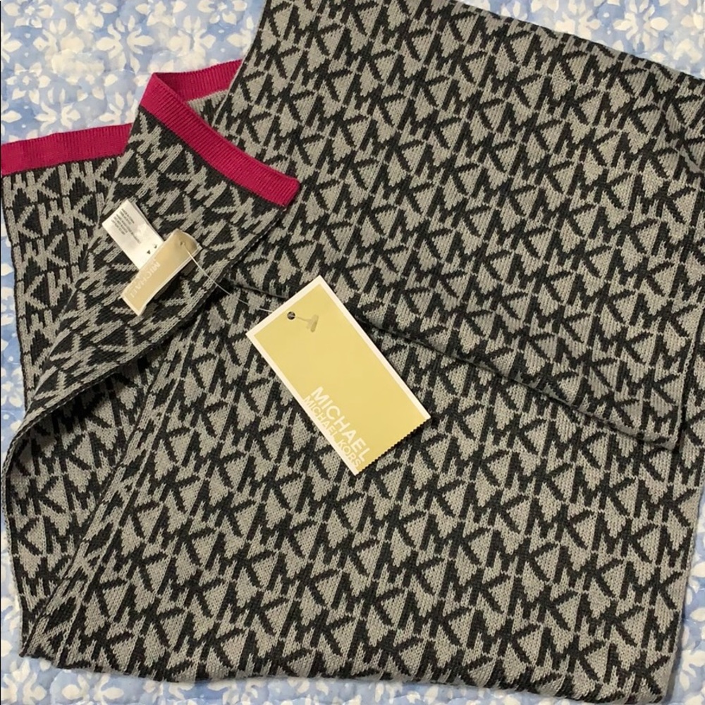 MK Scarf
